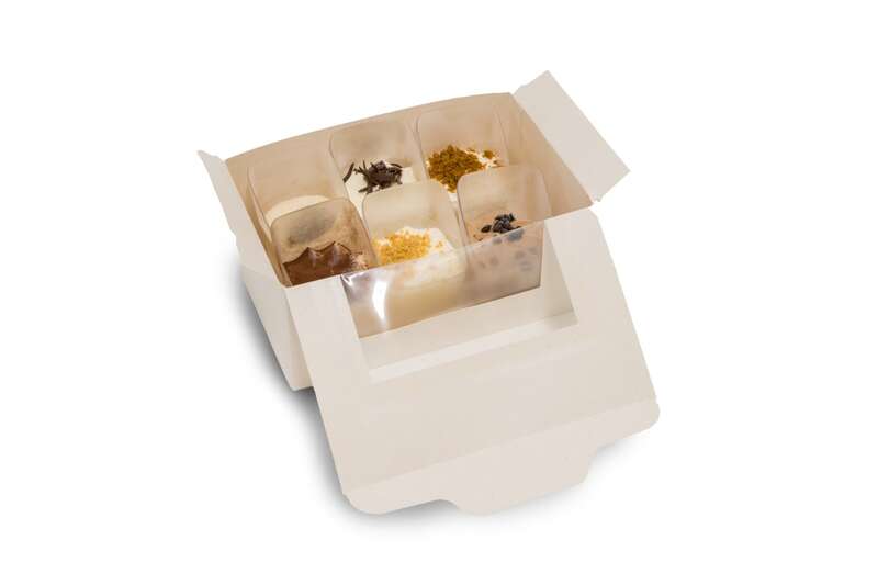 Doosje gevuld met dessertglaasjes